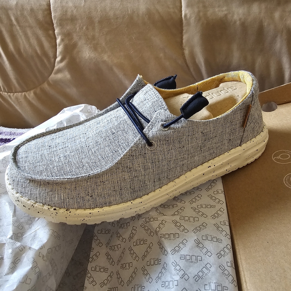 Hey Dude SINGLE SHOE SIZE 9 LEFT FOOT